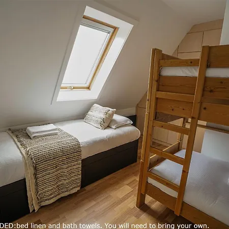 Perfect At - Pets Welcome